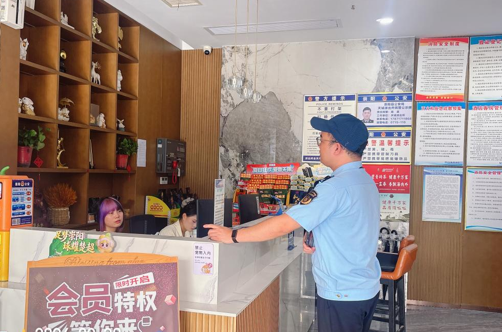 崇阳县开展“双节”前文化、新闻出版市场专项检查